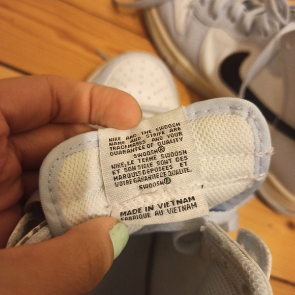 Nike Ankle Shoes - Picture 2 of 5